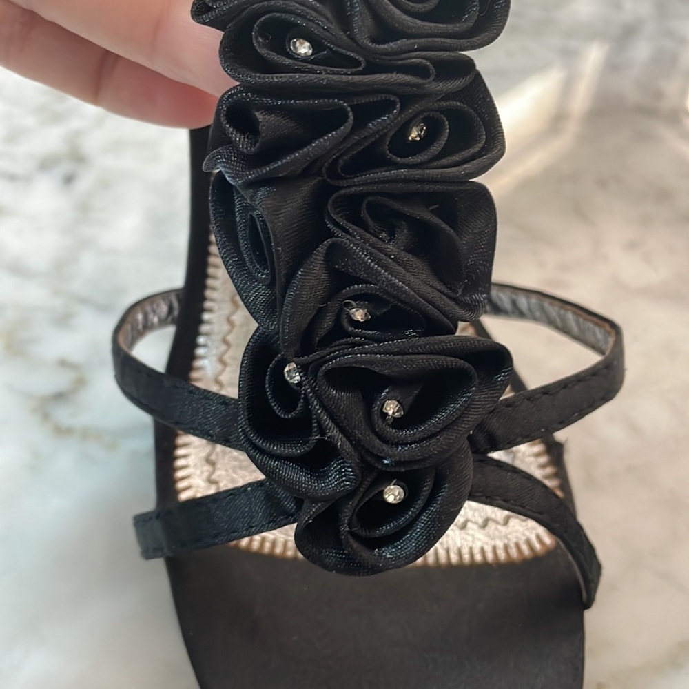 Special Occasions by Saugus Shoe - Black satin - Size 9 - Picture 6 of 16